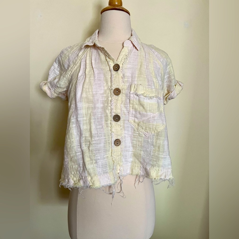 Free People We the Free cotton/linen blend button down crop top